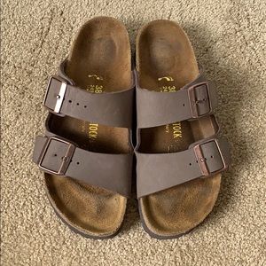 Birkenstock Arizona Size 38 (7-7.5)
